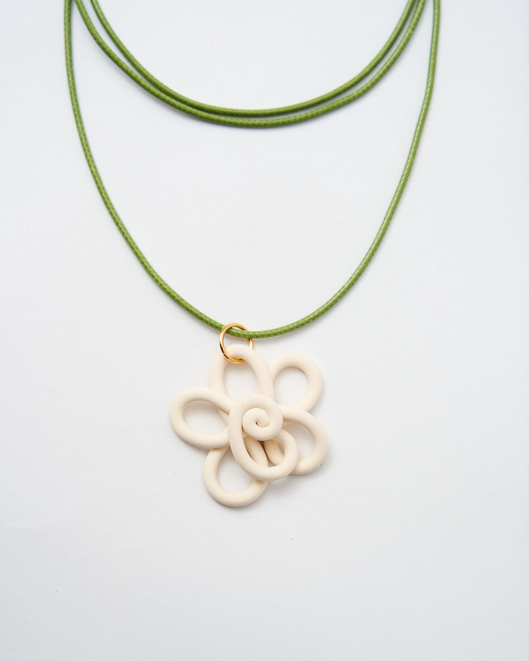 Curvy Necklace -
