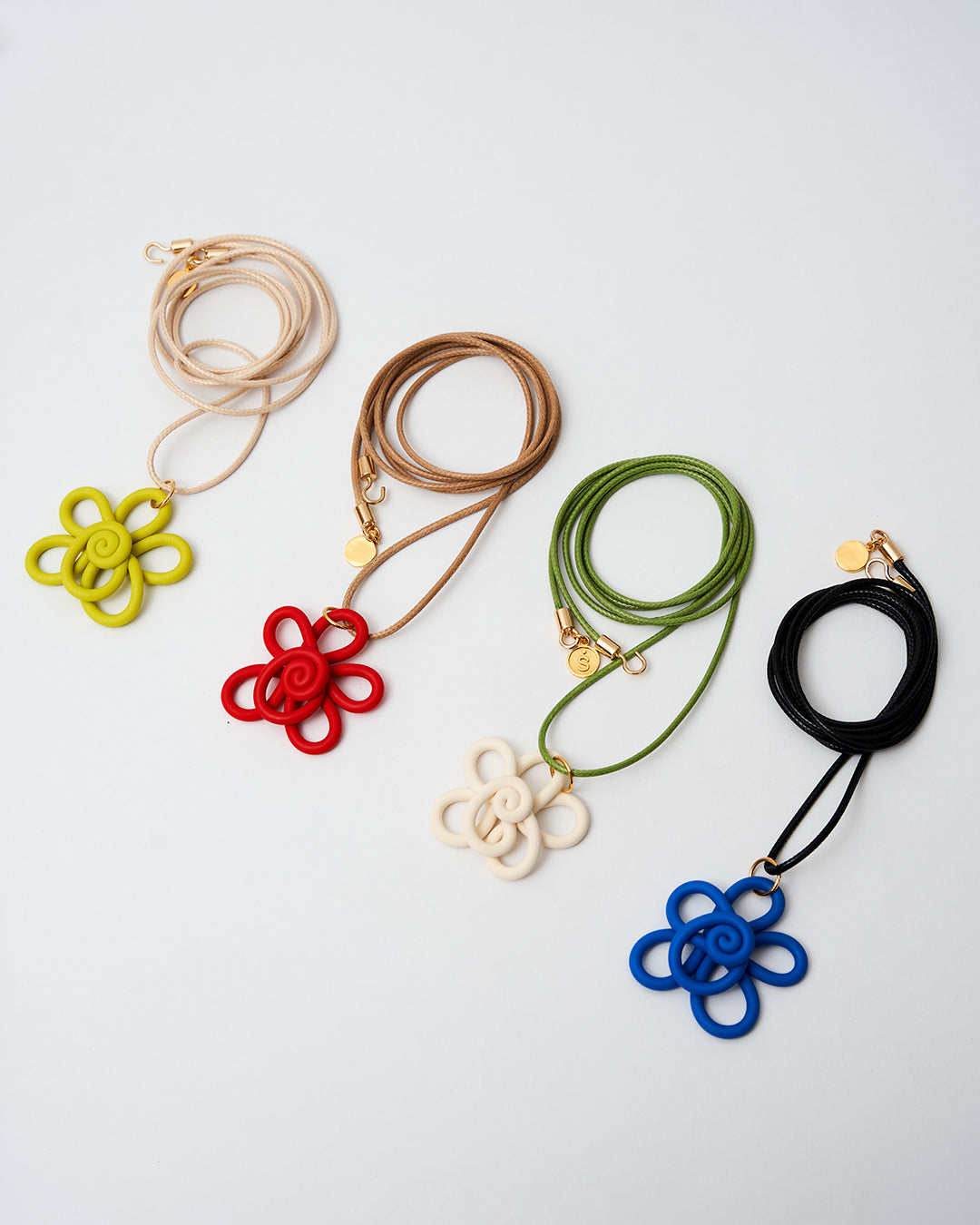 Curvy Necklace -