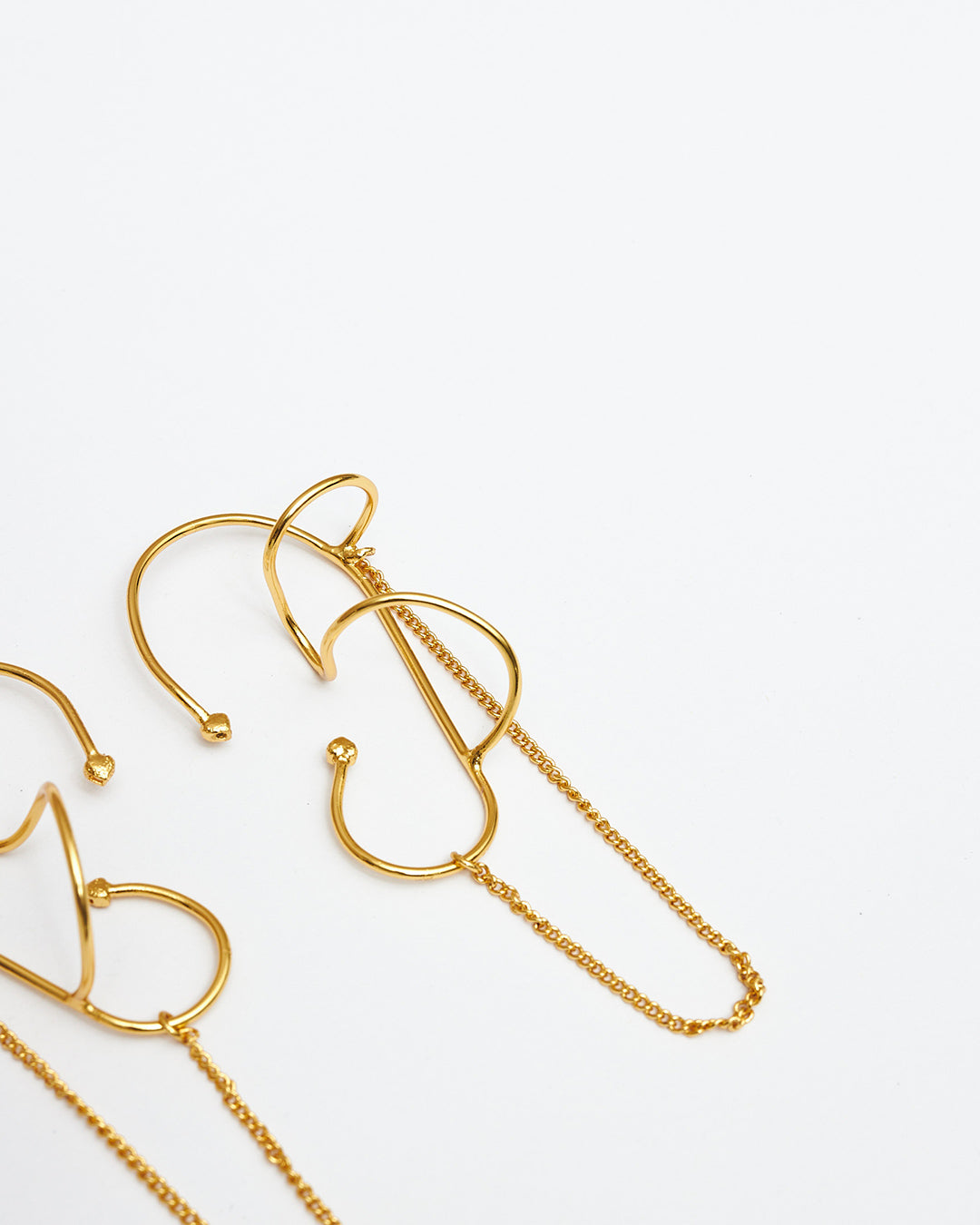 Looped Chain Earcuff -